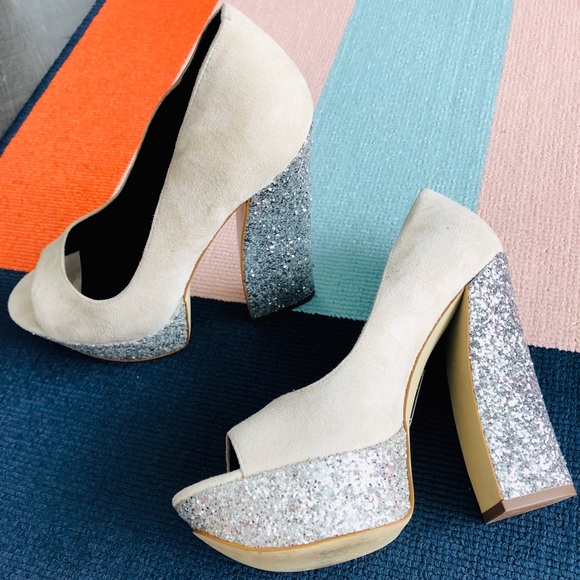 Sky High Peep Toes - Picture 3 of 8